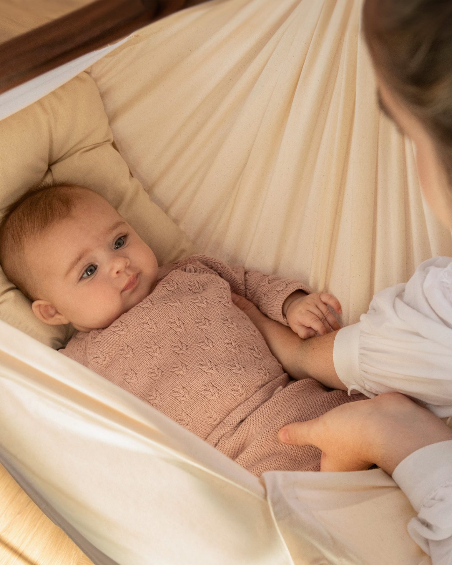 baby-hammock-lifestyle03_4e834cfc-9a53-4462-8baa-9d1ca14b47bc