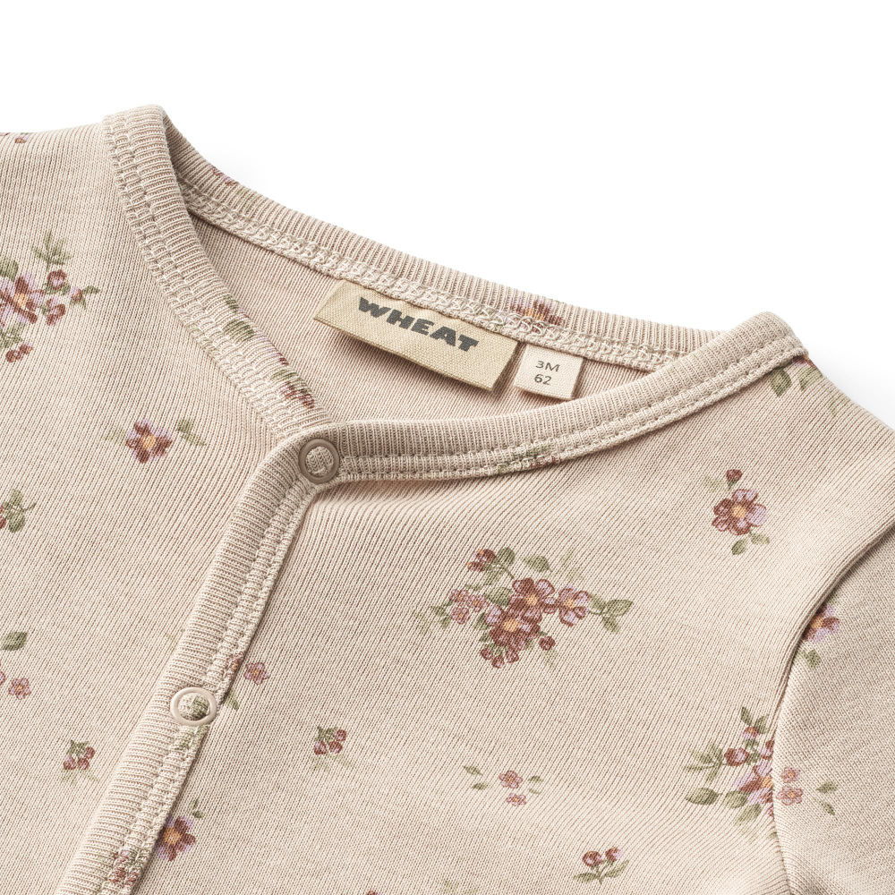 9328k-121 GOTS - Sleepsuit L-S Nikola - 1359 pale lilac flowers - Extra 3