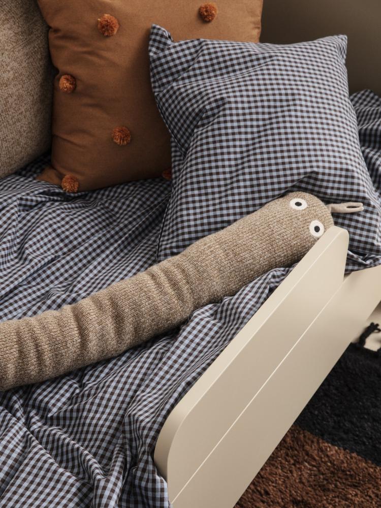 FermLiving-Checkbedding-junior-FadedBlue_Chocolate2_1600x