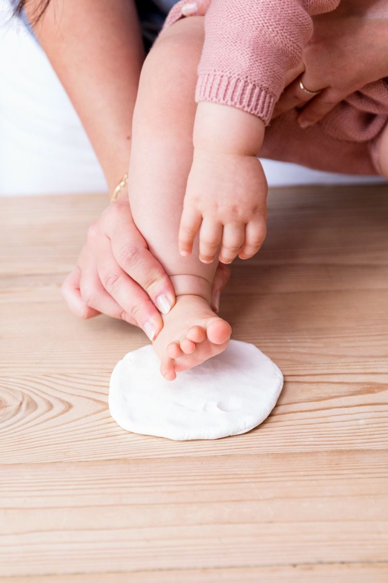3333166071_2025_tinylove_simpleframewooden_tinycreations_lifestyleimageclay