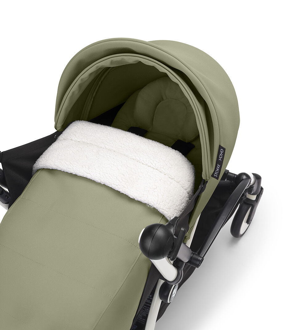 YOYO3_0PLUS_Olive_WhiteFrame_Headrest detail_3-4_0415