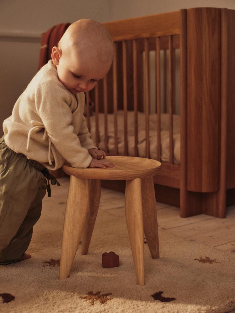 FermLiving_SS26_TiluBabyCot_1104273074_FeveKidsStool_1104273039_SkyeTuftedRug_1104272883