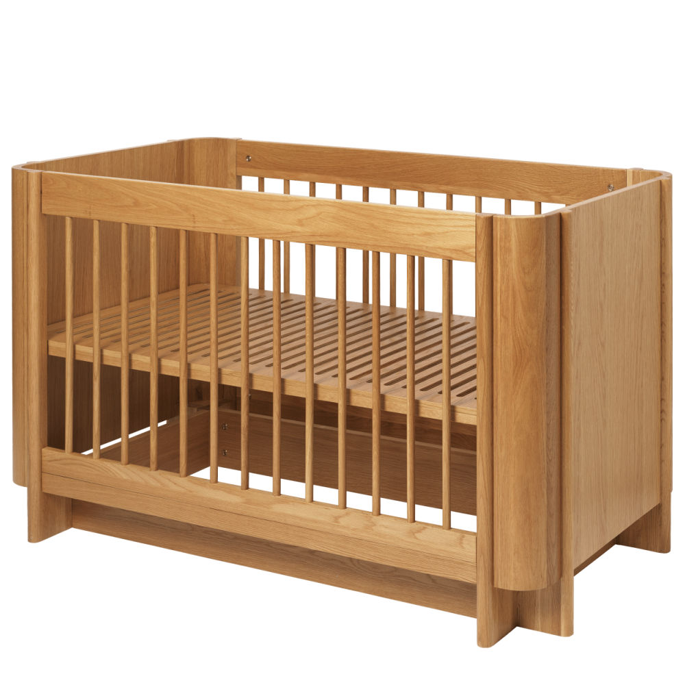 FermLiving_SS26_TiluBabyCot_NaturalOak_1104273074_6 (1)
