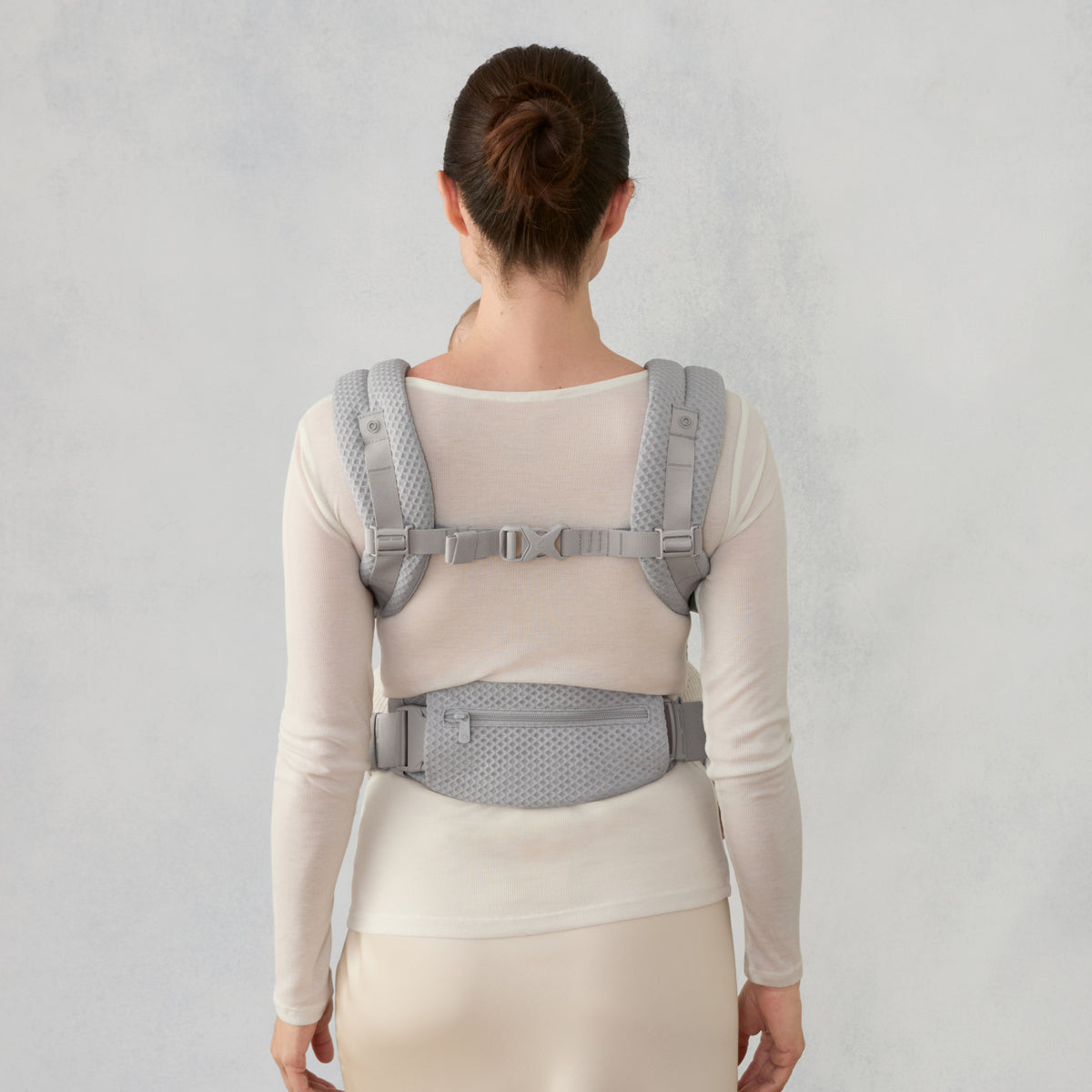 BCODMPRLGRY_ergobaby_carrier_omni_deluxe_mesh_prlgry_M03_back.jpg