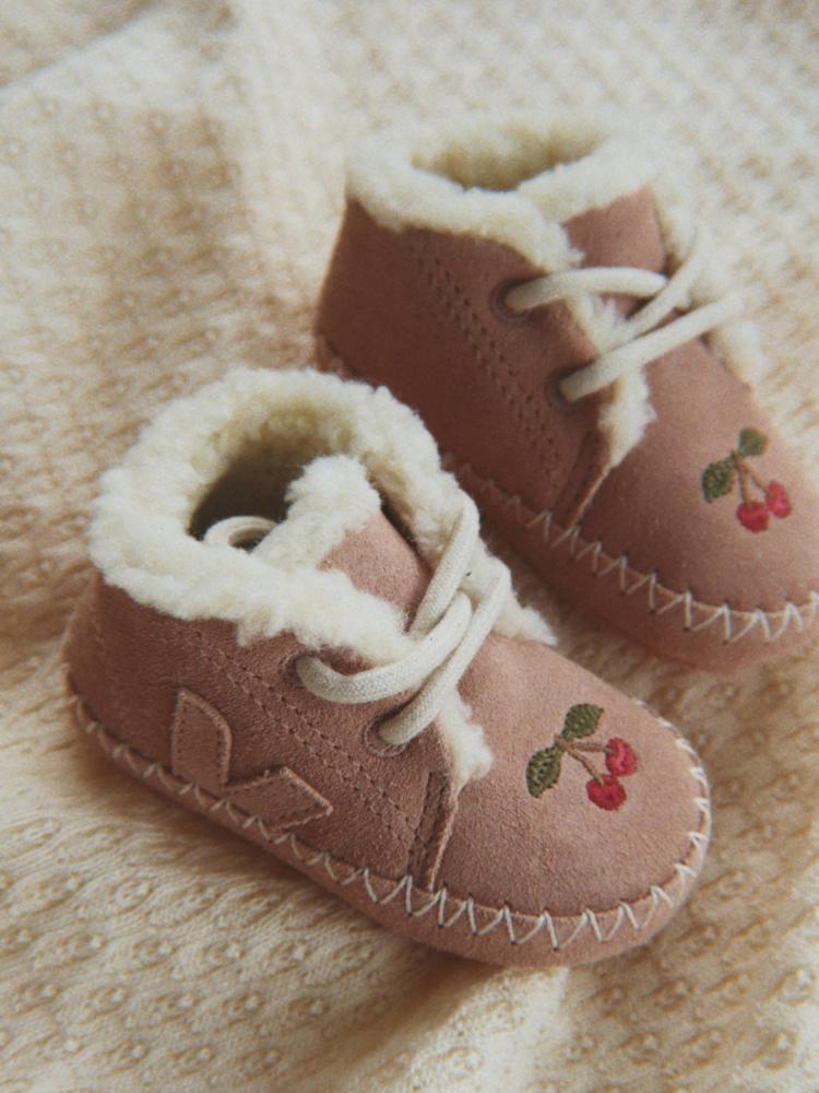 VEJA_AW26_KIDS_KONGES_POST_9