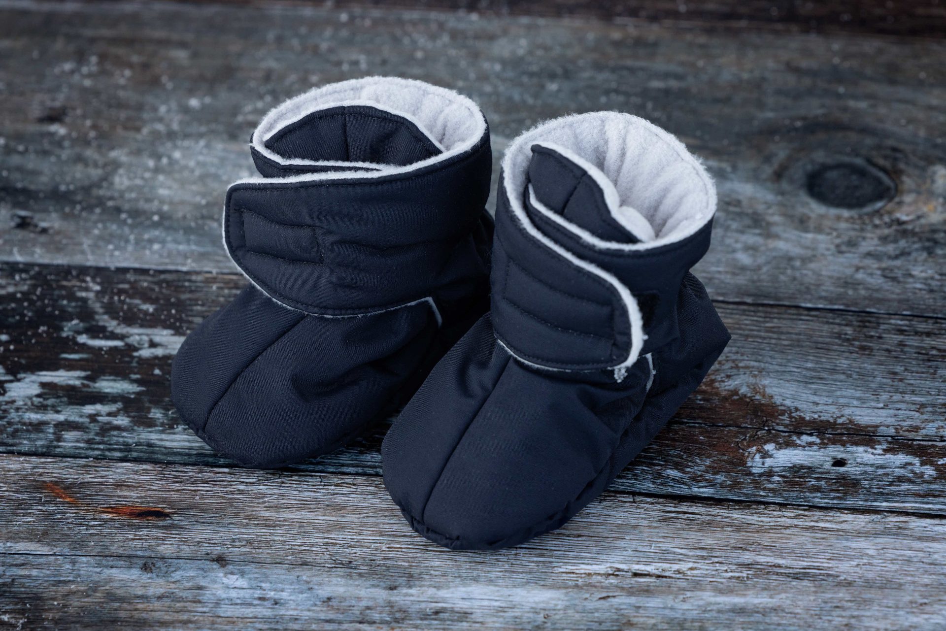 Voksi_Baby-Booties_Black-02.1.jpg