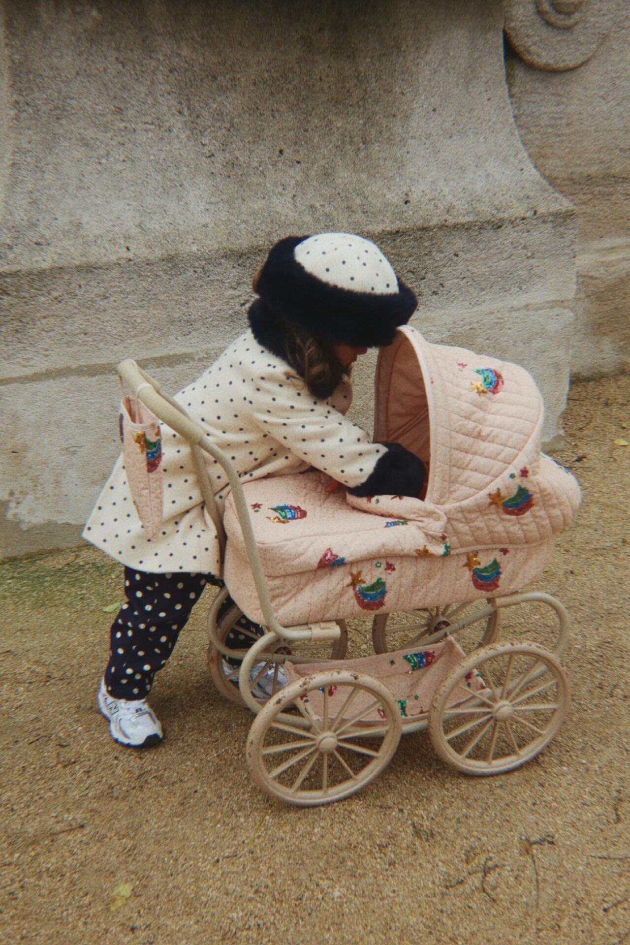 Konges Sløjd Minnie Tulle Doll Pram – Rainbow Star
